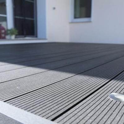 China 2020 Modern Hot Sale Cavity Decorative Outdoor Wpc Composite Decking for sale