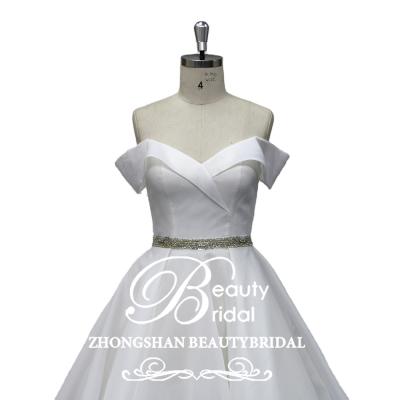 China newest Anti-wrinkle breast wedding dress with cathedral train luxury simple skirt off the shoulder wedding dress for sale