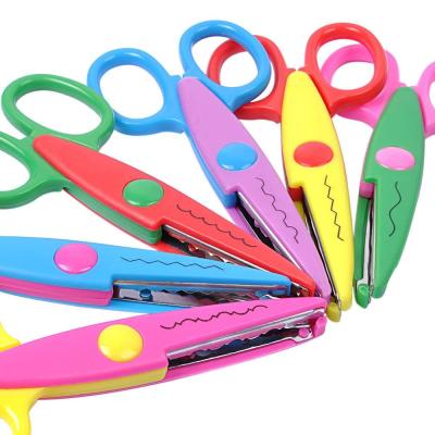 China Kids paper cutting colorful decorative paper edge scissors for crafts, kids design for sale