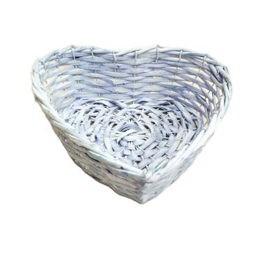 China Heart Shaped Wicker Basket Flower Pot Products Sustainable Storage Basket Creative Candy Dish for sale