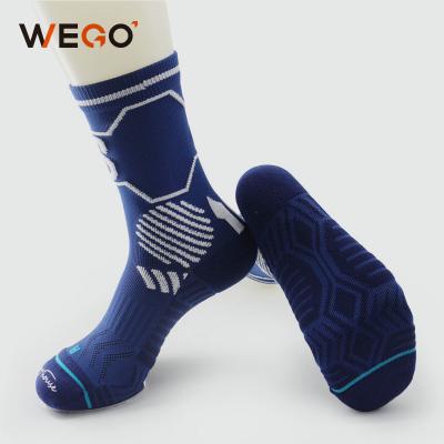 China Breathable Outdoor Sports Customized Sock With Men Super Crew Gym Athletics Logo Elite Running Socks for sale