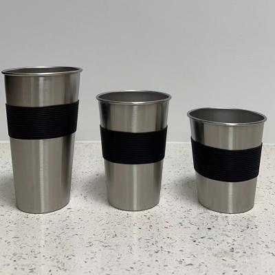 China Modern Factory 20oz Reusable Rolled Rim Beer Mug 304 Party Custom Rolls Stainless Steel Single Layer Cup for sale