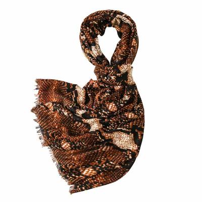 China 2020 Wholesale 2020 latest beautiful cotton women's factory scarf cotton long shawl scarves high quality luxury brown snake print for sale