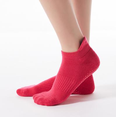 China Unique Unisex Gym Fitness Yoga Pilates Rubber Grip Resistant Socks Men And Women Gym Fitness Yoga Socks Anti-Slip Anti-Fault Silicone Socks for sale