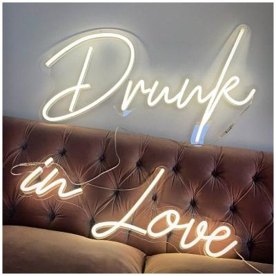 China 2022 Retail Store Dropshipping Hot Selling Neon Led Lighting Creay In Love Neon Sign for sale