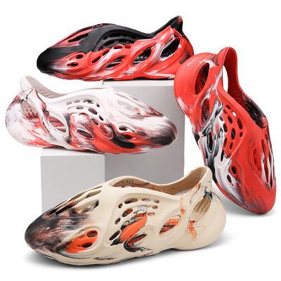 China New Style Graffiti Camouflage Original Runner Foam Original Runner Rnnr Sand Yeezy Sand Yeezy Men Shoes Women Sandals for sale