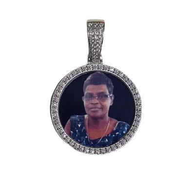 China Environmental Friendly 2023 New QZK Hight Quality VVS Moissanite Photo Pendant 925 Sterling Silver Custom Round Photo Frame Pendant for sale