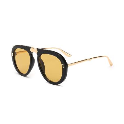 China Fashion Sunglasses Wholesale Outdoor Colorful Luxury Fashionable Vintage Women Glasses for sale