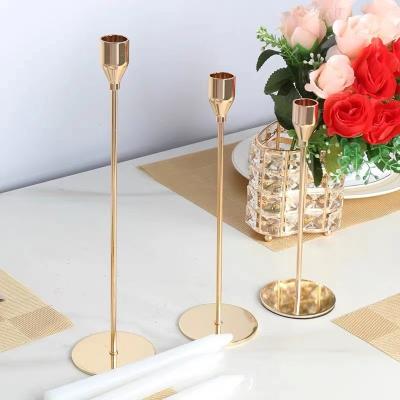 China New Europe Style European Alloy Candlestick Decoration Hotel Statistical Dining Table Candle Holder Creative Wedding Candlestick zu verkaufen