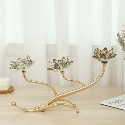 China Europe Vintage Candlestick Decoration Lotus Candlestick Living Room Dining Ornaments Candlelight Dinner Gift Candlestick en venta