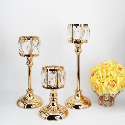 China Morden European modern wedding candle table restaurant decoration crystal gold and silver decoration arts romantic luxury crafts en venta