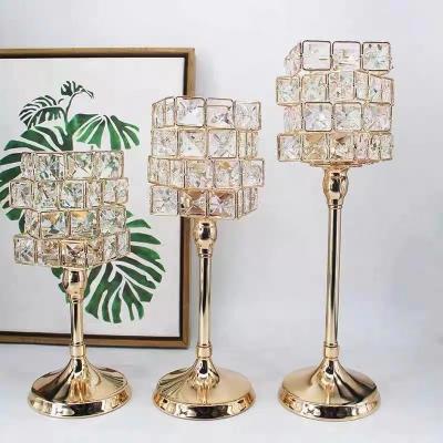 China European Morden Retro Crystal Candlestick Creative Rubik's Cube Decoration Metal Three-piece Iron Crystal Candlestick à venda