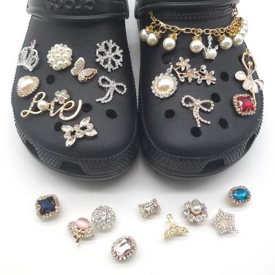 China Clog Charm Hot Selling Shiny Rhinestone Shoes Accessories For Shoes DIY Crystal Jewelry Buckle Clog For Garden Shoes for sale