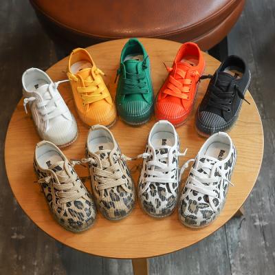 China Anti-odor Fashion Leopard Print Color Bottom Kid Board Canvas Shoes For Kids for sale