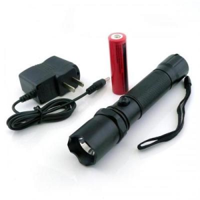 China 1000LM LED Flashlight Torch Set Highlight Cree Led Torch With Rechargable Battery for sale