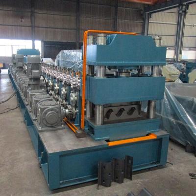 China Road Guardrail 3 Waves Road Guardrail Roll Forming Machine With Holes for sale