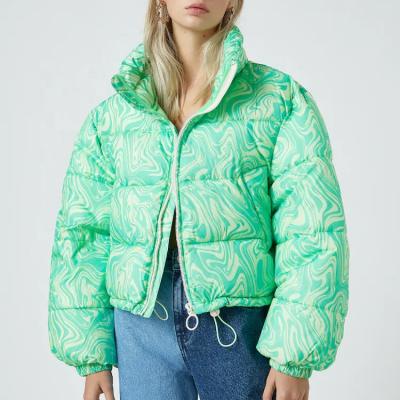 中国 Winter wear warm printing cropped women winter puffer jacket short padded jacket 販売のため