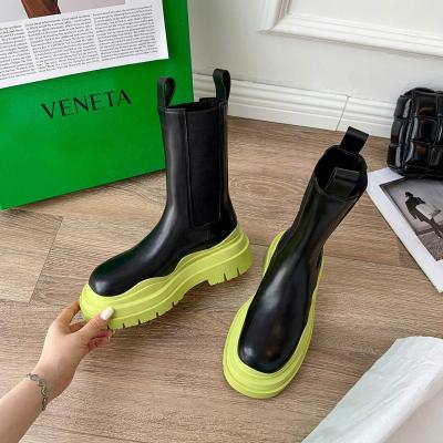 China Dropshipping Waterproof Fashion 2021 Solid Soled Thick Leather Waterproof Chelsea Boots Woman Boot for sale