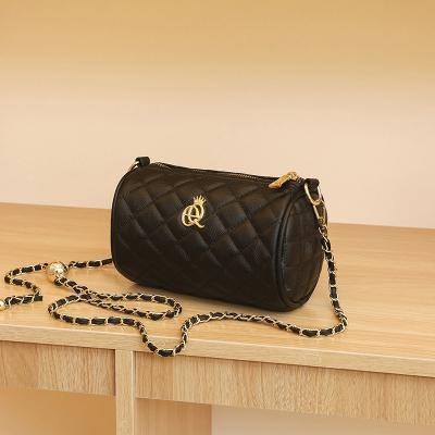 China 2023 PORTABLE luxury elegant chain wedding evening clutches female handbag fashion purse popular design clutch bags for women for sale