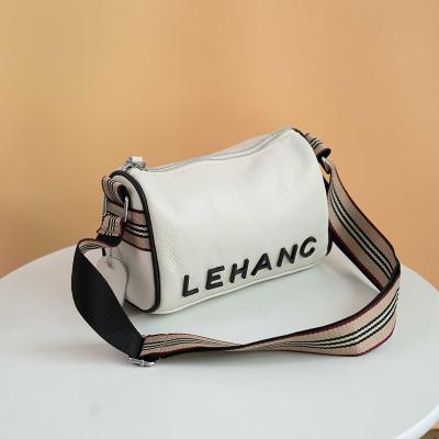 China PORTABLE popular factory design wholesale fashion women bag view messenger OME customization letter design for sale