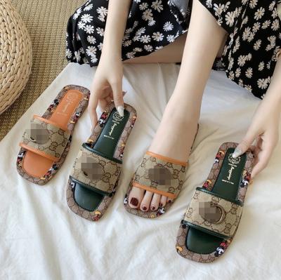 China New House Trend Fashion Outdoor Slippers Women Square Head Lady Sandals Slippers Woman Shoes Flat Sandals for sale