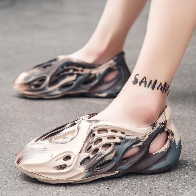 China Fashion Trend Summer Slippers Designers Shoes Slides Women Men Unisex Slippers Shape Yeezy Foam Runner Sandals Slides for sale