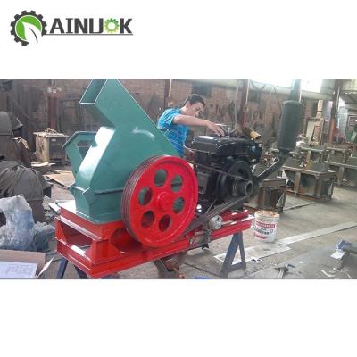 China Crushing wood into small chips complete vending products easy automatic operate grass wood chipper machine for sale