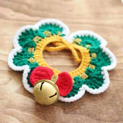 China Custom Woven Handmade Christmas New Year Ornament Scarf Pet Products Cherry Dog and Cat Knitted Collar with Bell Ornaments for sale