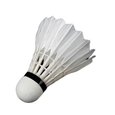 China Training OEM A duck feather half feather badminton with high cost-effectiveness for sale