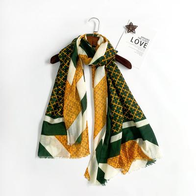 China New Classic Custom Printed Stylish Scarves With Dual Purpose Apply To Spring for sale