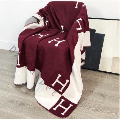 China Factory H letter brand high quality plain high quality blanket cashmere hot-wholesale modern simple wool knitted blanket for sale