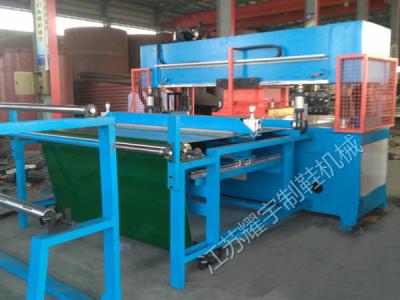 China Conveyor Belt Feeding Hydraulic Die Cutting Machine For  Facial Mask / Powder Puff for sale