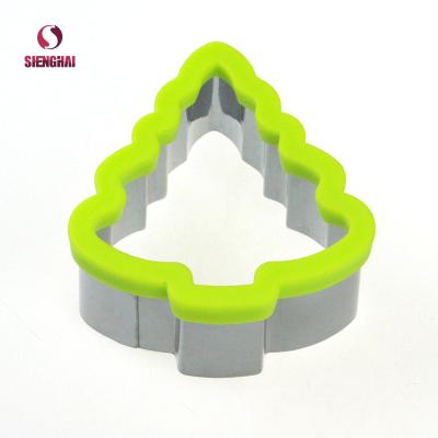 China Sustainable Stainless Steel And Plastic Christmas Tree Cookie Cutter for sale