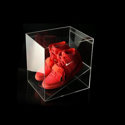 China Fashional Clear Shoe Sneakers Box Acrylic Display Box With Beveled Display Stand for sale