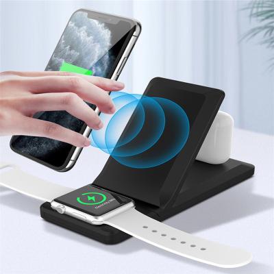 China UniversalÂ   15W 3 in 1 QI Folding Magnetic Auto Bracket Fast Induction Docking Station for iPhone Wireless Charger for sale