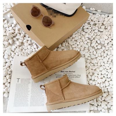 China 2021 Wholesale Round Fashion Ladies Sheepskin Boots For Women Winter Warm Outdoor Snow Boots for sale