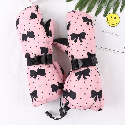 China Winter Kids Warm Winter Gloves Waterproof Outdoor Ski Gloves Cute Cartoon Print for Girls Boys for sale