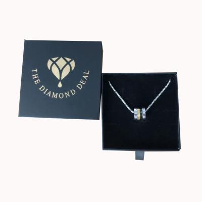 China Custom logo ketting geschenkdoos met milieuprinting en goudfolie printing Te koop