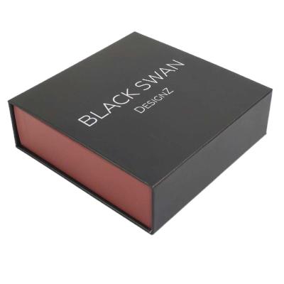 China Custom Logo Luxury Black Gift Box with Magnetic Closure Made from Recycled Materials for sale