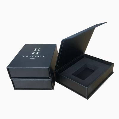 China 4C/UV/Lamination/Embossing/Stamping Finish Custom Magnetische Buchform-Box für Parfüm zu verkaufen