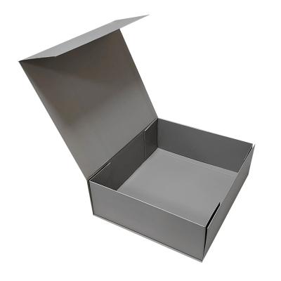 China Logotipo personalizado paquete plegable caja de regalo de cierre magnético de lujo caja de cartón plegable magnético zapatos de ropa caja de embalaje en venta