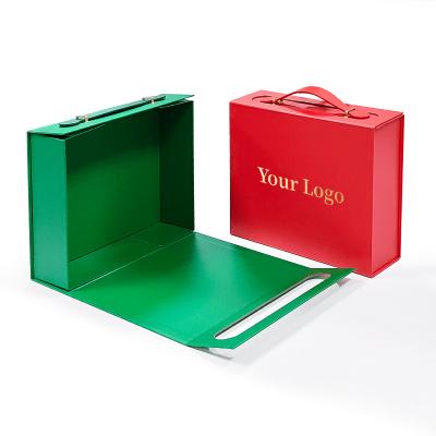 China Custom Logo Gift Box Made from Exquisite Recyclable Carton with Practical Leather Handle Te koop