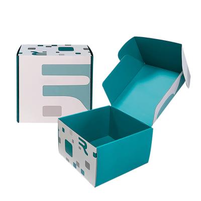 Chine Custom Size Logo Blue White Mixed Mailing Shipping Boxes Kraft Recyclable Corrugated Mailer Box à vendre