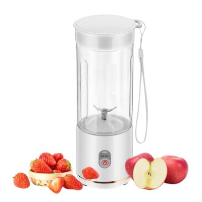 China Personal Electric Portable Juicer Smoothie Mixi USB Rechargeable Household Fruit Blender for sale