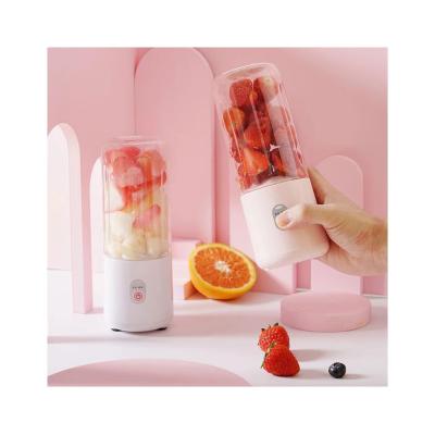 China Mini Car Personal Rechargeable Portable Blender and USB Four Blades Automatic Coconut Fruit Machine Handheld Juicer Cup for sale