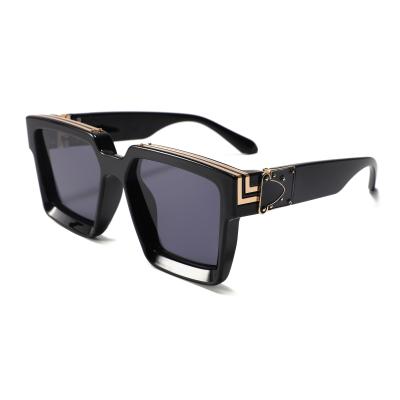 China Fashion Sunglasses 2021 Hot Wholesale Custom Logo Lens PC Frame UV400 High Quality Fashion PC Sun Glasses Women for sale