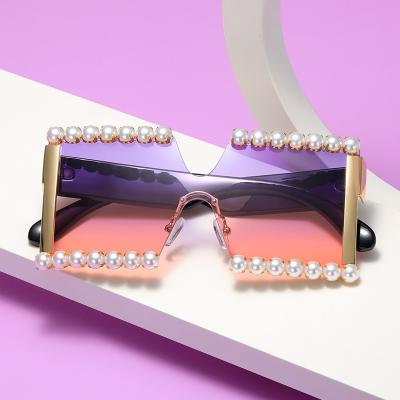 China Popular Fashion Sun Glasses UV Sunglasses In Fashion Europe Designs With Diamond Sunglass Small Moq Are Supported for sale