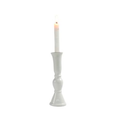 China Modern Home Decorative Unique Decorative Ceramic Candle Holder Style Candle Container Home Office Decoration White for sale