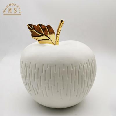 China Modern apple shaped sculpture home ceramic handmade homewares apple accessories decorative ornaments for sale