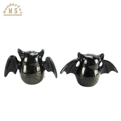 China Europe Halloween Decorative Ceramic Salt and Pepper Shaker, Bat Design Black Tableware, Halloween Holiday Style Kitchenware Mug for sale